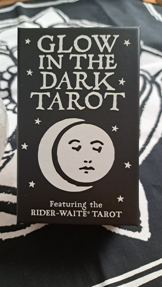 Tarot Smith-Waite brille dans le noir